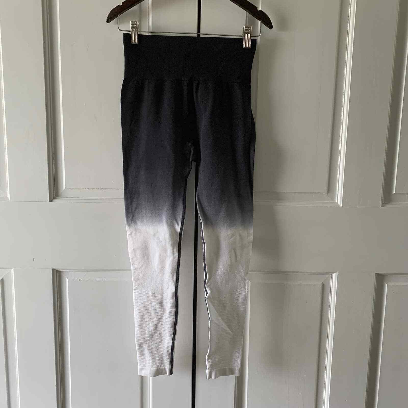 ZYIA Active Black to White Ombré Leggings size Small Gem