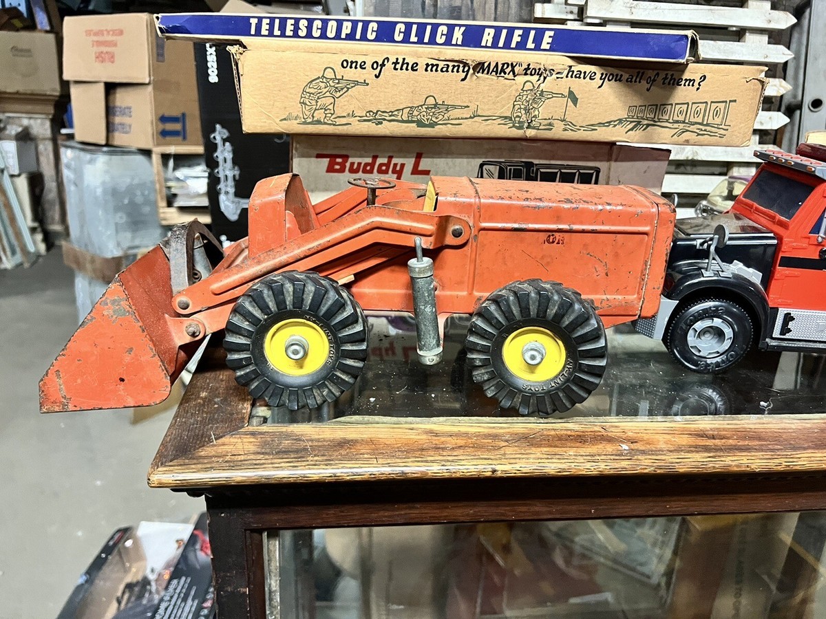 Vintage 1952 Nylint Payloader #1600 Red pressed steel toy with