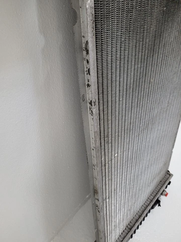 2009 - 2014 CHEVROLET SUBURBAN 1500 Radiator With Enhanced Cooling Package - Изображение 4 из 4