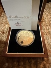 The 2011 Royal Wedding £5 Gold Proof coin William and Kate