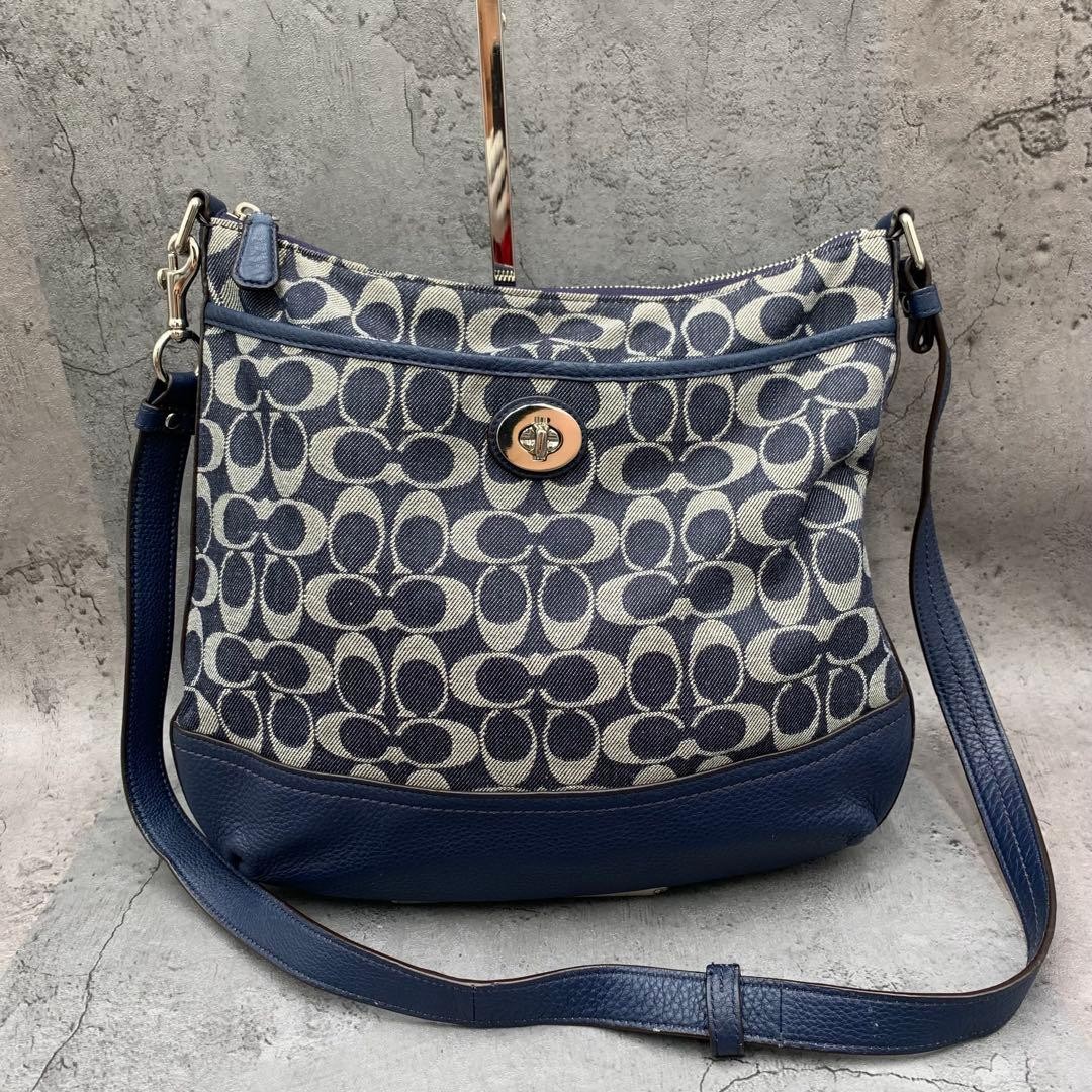 Coach Women's Shoulder Bag Handbag Purse Multicolor Leather Signature Used Bag