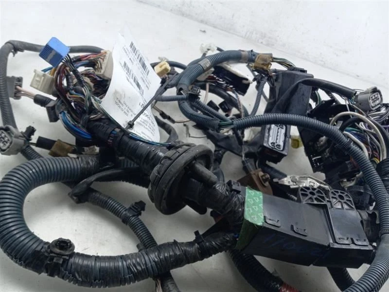 Arnés de sala de motores principal Scion TC 2008 82111-52N80 Foto 3 de 4