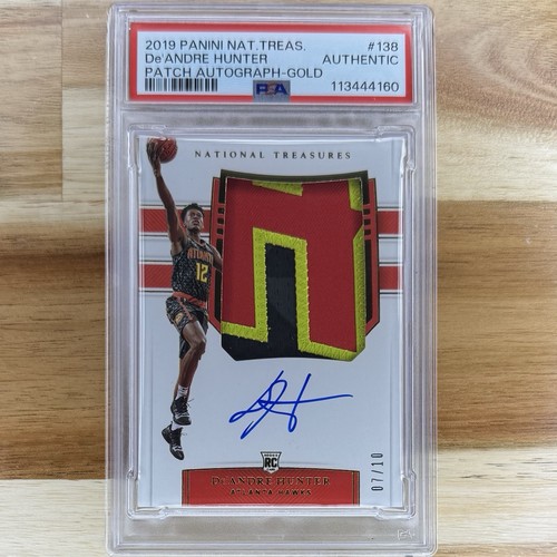 DE'Andre Hunter [Patch Autograph Gold] #138 2019 Panini National Treasures card