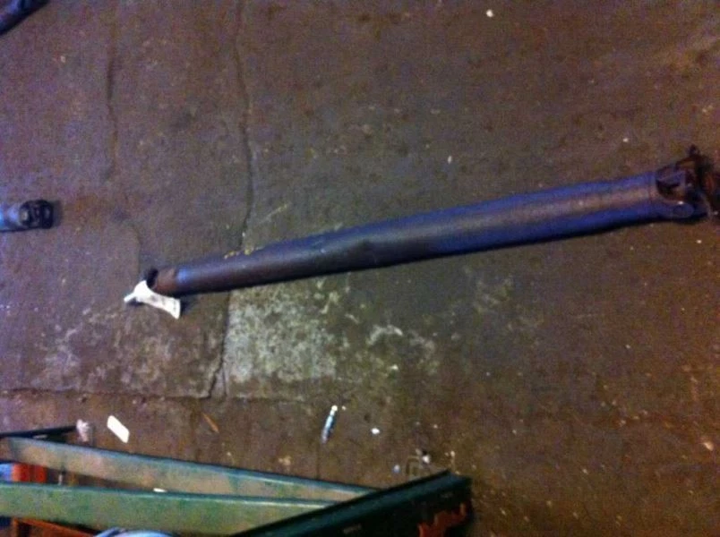 01-10 Mercury Mountaineer Rear Drive Shaft 2WD 4.0 Liter - Image 3 of 4