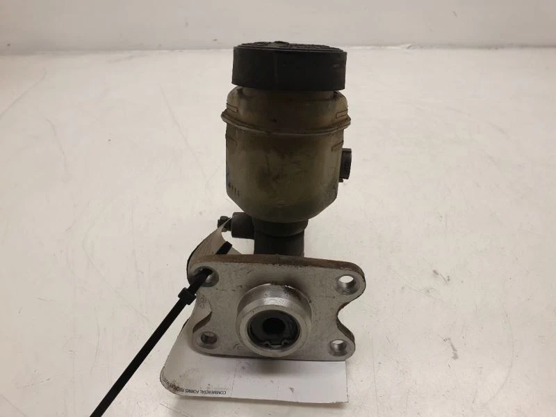 MONTAJE CILINDRO MAESTRO FRENO TRACCIÓN TRASERA TOYOTA T100 V6 95-98 3,4 L  Foto 2 de 4