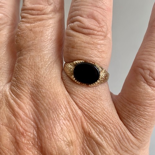 9ct Gold Onyx Ring Vintage Black Oval Signet Pinky Textured Size O.5 2.5g 9K 375 - Picture 14 of 15
