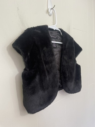 Xtraordinary Girls Black Faux Fur Shrug Girls Size 8 Bolero Cardigan Jacket - Picture 4 of 12