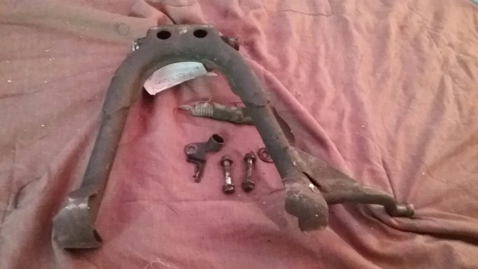 79 82 Honda CB750K CB 750 K cuatro centrales soporte de cabra 1979 1980 1981 1982 Foto 3 de 4