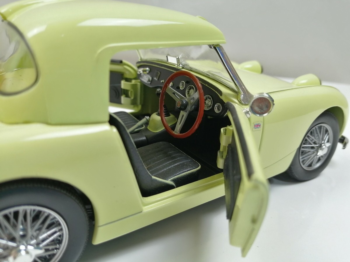 Revell Metal 1/18 1952 AUSTIN HEALEY SPRITE Classic car Boxed