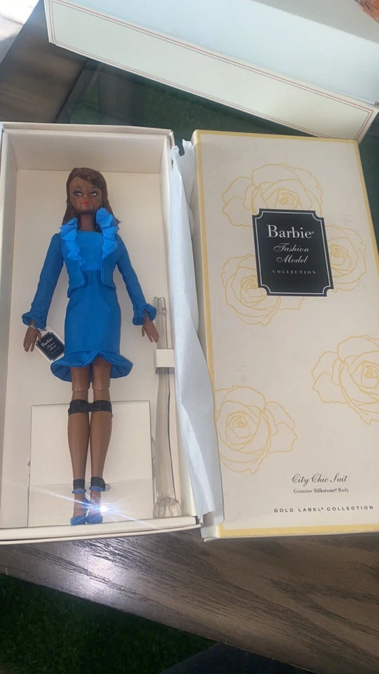 City Chic костюм Silkstone Barbie золотой этикетки никогда не доставался из коробки с сертификатом - Изображение 2 из 3