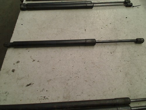 GASDRUCKFEDER HINTEN Volkswagen Touran (1T1/T2) 2006 1T0827550H