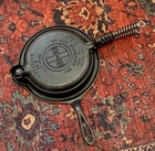 Vintage Griswold #8 Cast Iron Waffle Maker With Low Base Erie PA USA