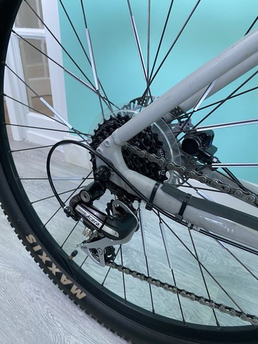 Giant Talon 2 Mountain Bike - Picture 6 of 15