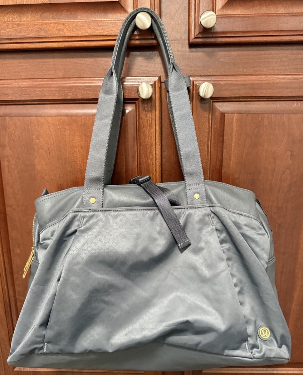 Lululemon Urban Warrior Duffel Gym Yoga Bag Grey Pink Interior Worn Preowned Lululemon Urban Warrior Duffel Gym Yoga Bag Grey Pink Interior Worn Preowned
