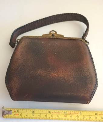 USED USA古着 大判ラグ カバー 手刺繍 vintage ハンドメイド Antique 1910s Art Nouveau Floral Hand Tooled Leather Purse Justin