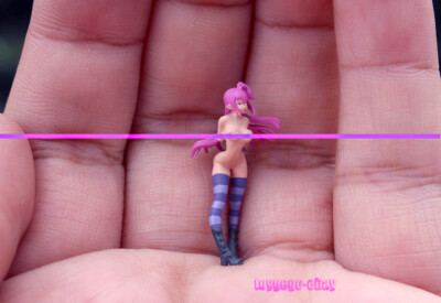 Miniature figure 1/64 sexy artist's model girl diorama Fit 1:64 CAR street stand