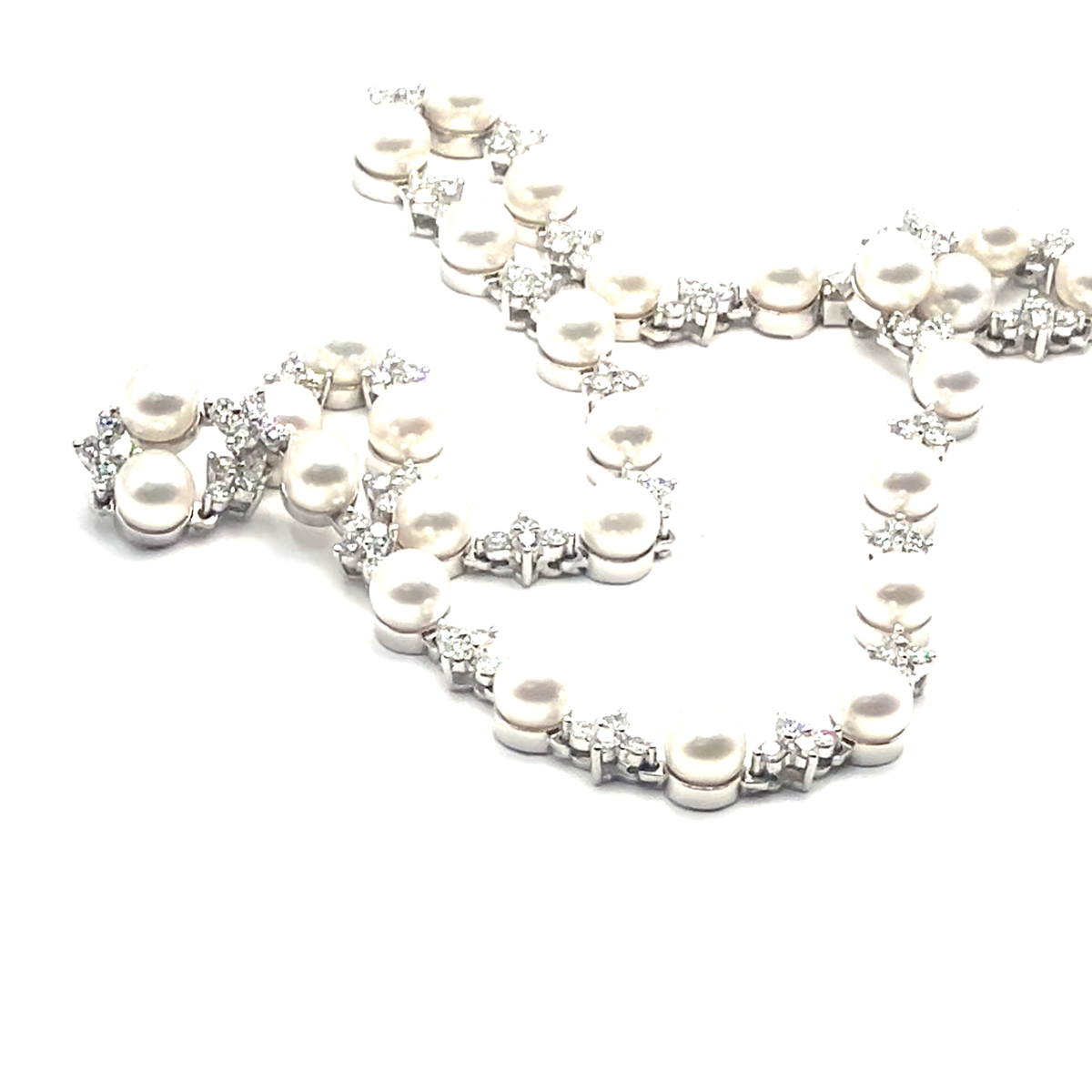 Authentic! Tiffany & Co Platinum Diamond 6.5mm Pearl Authentic! Tiffany & Co Platinum Diamond 6.5mm Pearl