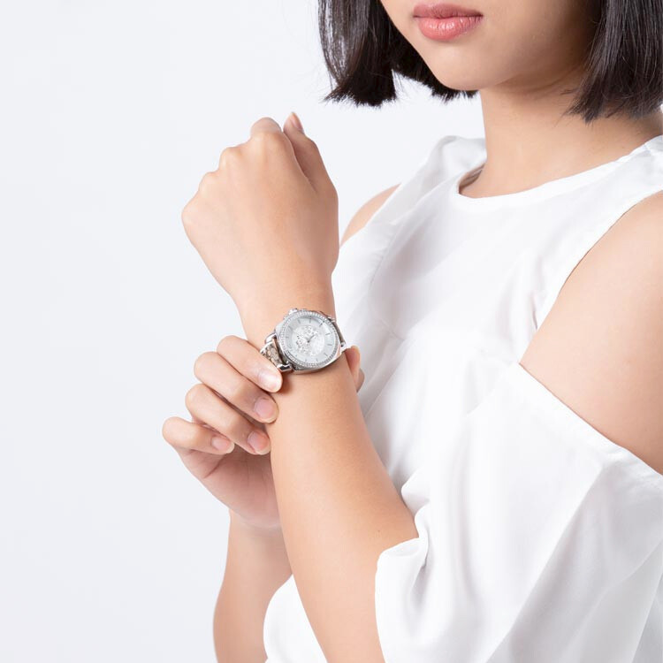 New COACH Women Boyfriend Swarovski Glitz Logo Strap Watch New COACH Women Boyfriend Swarovski Glitz Logo Strap Watch