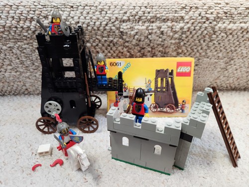 Vintage Lego Classic Castle (6061) Siege Tower 99% Complete, Only Missing String - Picture 6 of 18