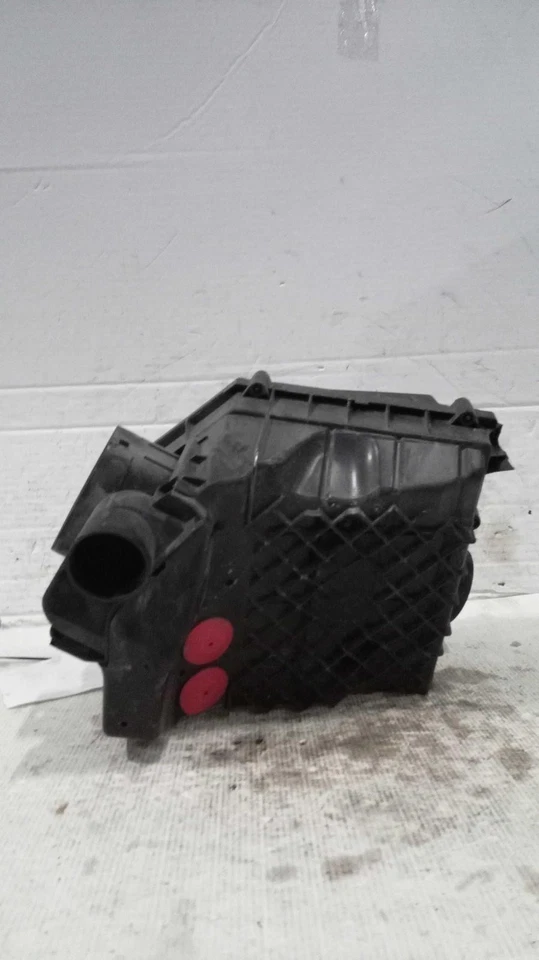 2016 Volvo XC90 Air Cleaner Assembly OEM Grey 314748625 Used 111K Miles - Изображение 2 из 4