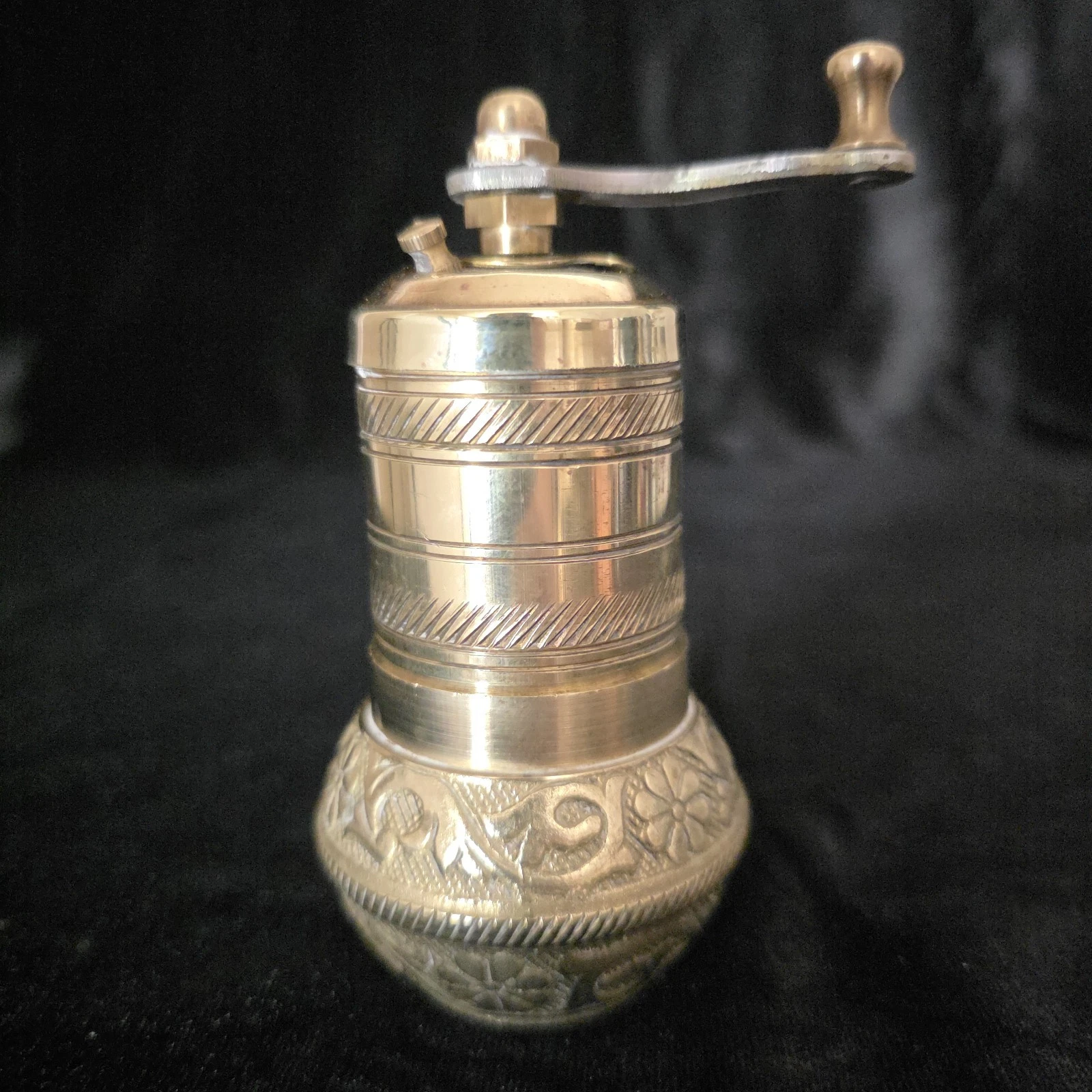 4" Traditional Turkish Handmade Brass Coffee / Spice Grinder Mill w Ball Base
Opens in a new window 
