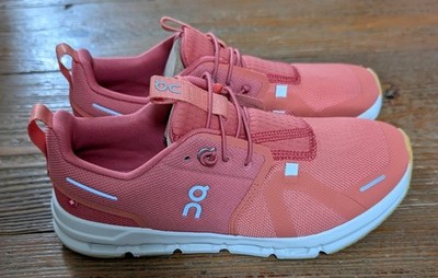 NIB On cloud sky performance running sneaker in coral big kid size 5