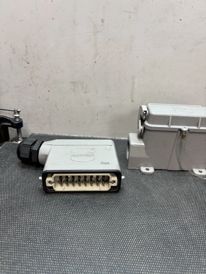 HARTING HAN M BASE 19370160272 Connector,With Cover/Hood ,HAN 16M-asg2-QB-M32 - Image 3 of 4