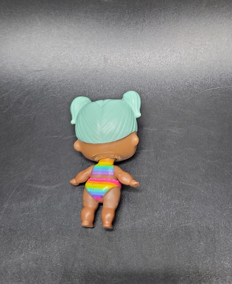 LOL SURPRISE DOLL LIL RAINBOW RAVER BABY LITTLE SISTER