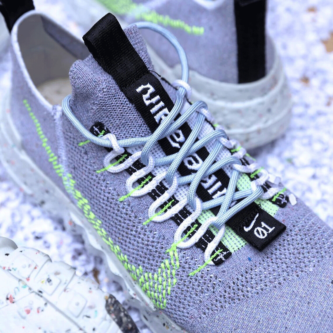 NIKE - taps s-l1200.png