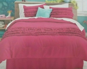 8 Pc Xhilaration Fuschia Ruffle Full Comforter Shams Sheets