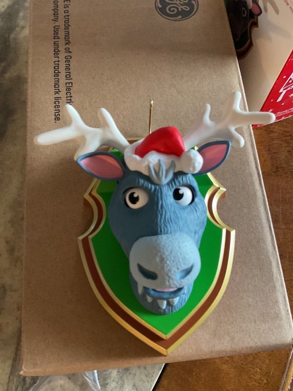 2016 HALLMARK KEEPSAKE ORNAMENT DOE-EYED REINDEER MAGIC SOLAR MOTION--NEW
