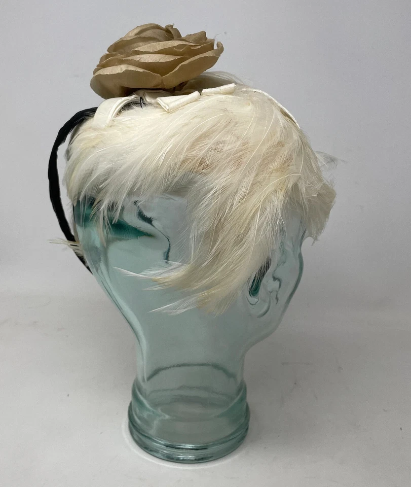 Vintage 1950s Juliette Cap Feather Hat White Feathers Beige Rosette Ribbon - Image 4 of 4