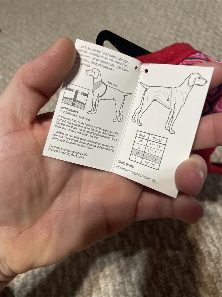 Arnés para perro con estampado de corazones de colección Medium East Side - Nuevo con etiquetas Foto 4 de 4