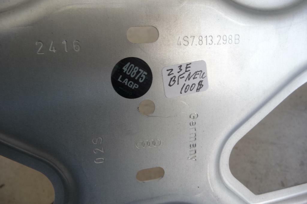 2018 Audi R8 Rear Panel Spacer Piece 4S7813298B OEM A1