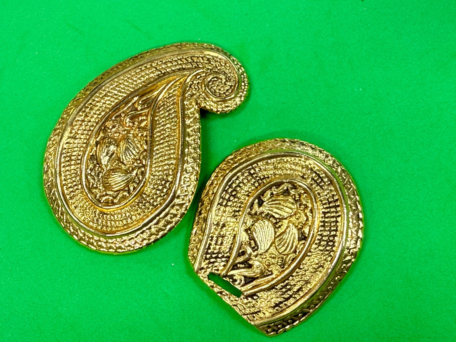 Large Swirl Pattern Interlocking Two Piece Vintag… - image 20