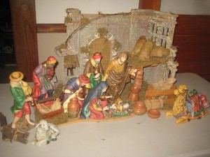 Vintage 1998 Holiday Workshop Christmas 25 Piece Porcelain Nativity Set in box