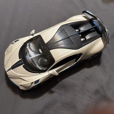 Burago Bugatti Divo White/Blue/Black 1/18 Diecast - NO BOX