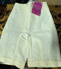 VINTAGE SPLENDOR FORM FOUNDATIONS LONG LEG GIRDLE . SIZE SMALL  NEW 