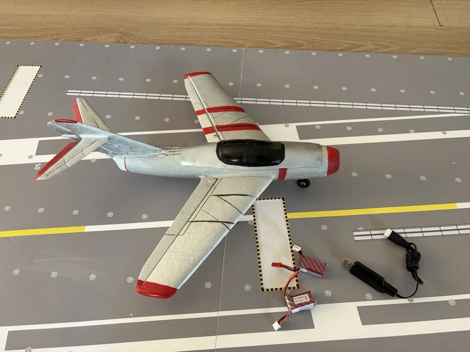 E-flite Ultra-Micro UMX MiG-15 Micro Ducted Fan Bind-N-Fly Jet With 2 Batteries - Bild 3 von 4