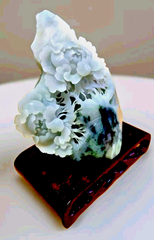 Jade Hetian chinois sculpté de pivoines Fleurs Finement Sculpté Socle bois - Photo 2/4