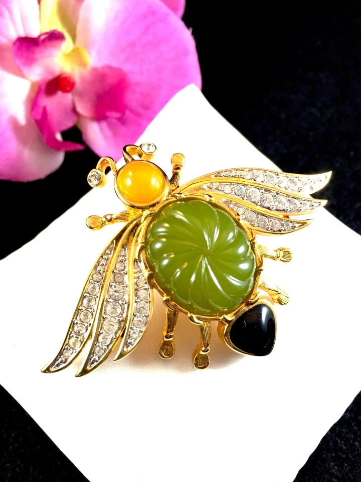 JOAN RIVERS GOLD-TONE MOLDED GLASS CABOCHON RHINESTONE GREEN LARGE BUG BROOCH