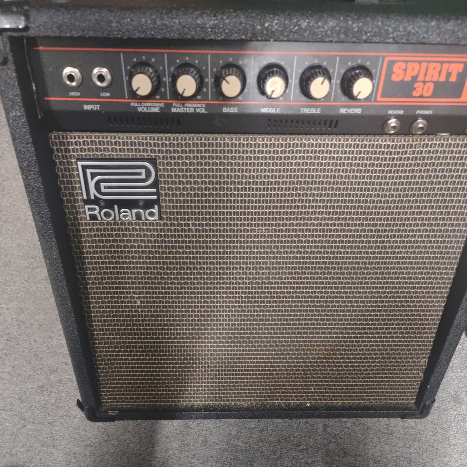 Vintage Roland Spirit Bass 30 Watt guitar Amplifier with Force 12 