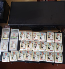 (398) 1978 Topps Red Sox Dwight Evans #695. Including 4 in slabs from Degree.