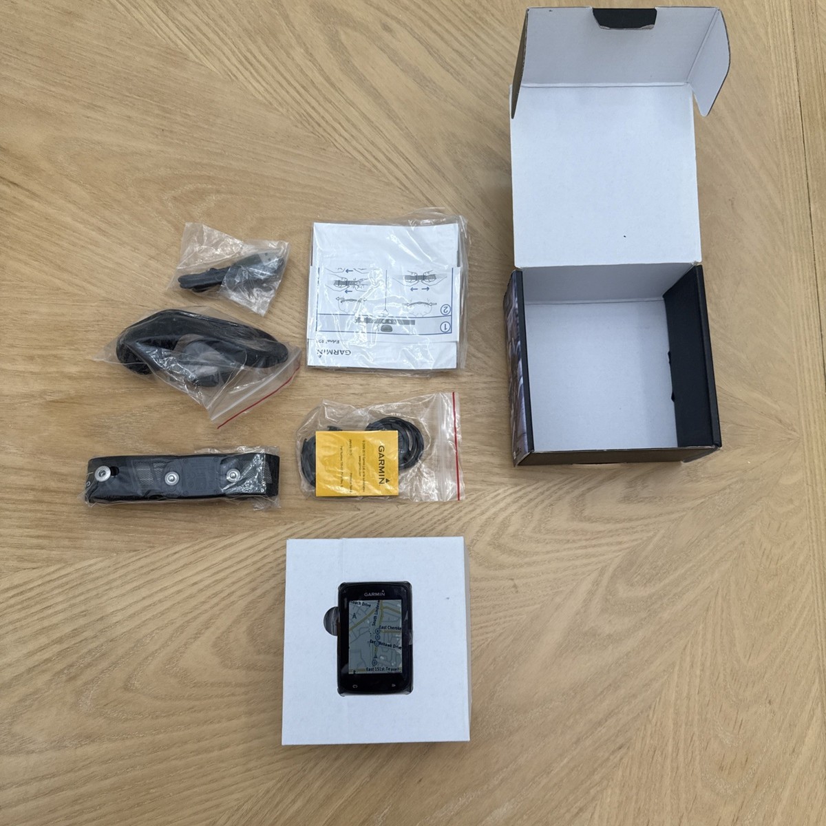 Garmin Edge 820 Bundle Bike Computer Navigation Training Strava IQ