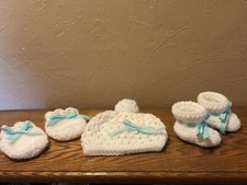 Handmade Crochet 0-3 Mo. Hat, Booties, Mittens, 5 Piece Set NEW
