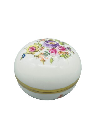 Hand Painted HEREND Floral Bouquet Round Porcelain Trinket Dresser Box 3.5 
