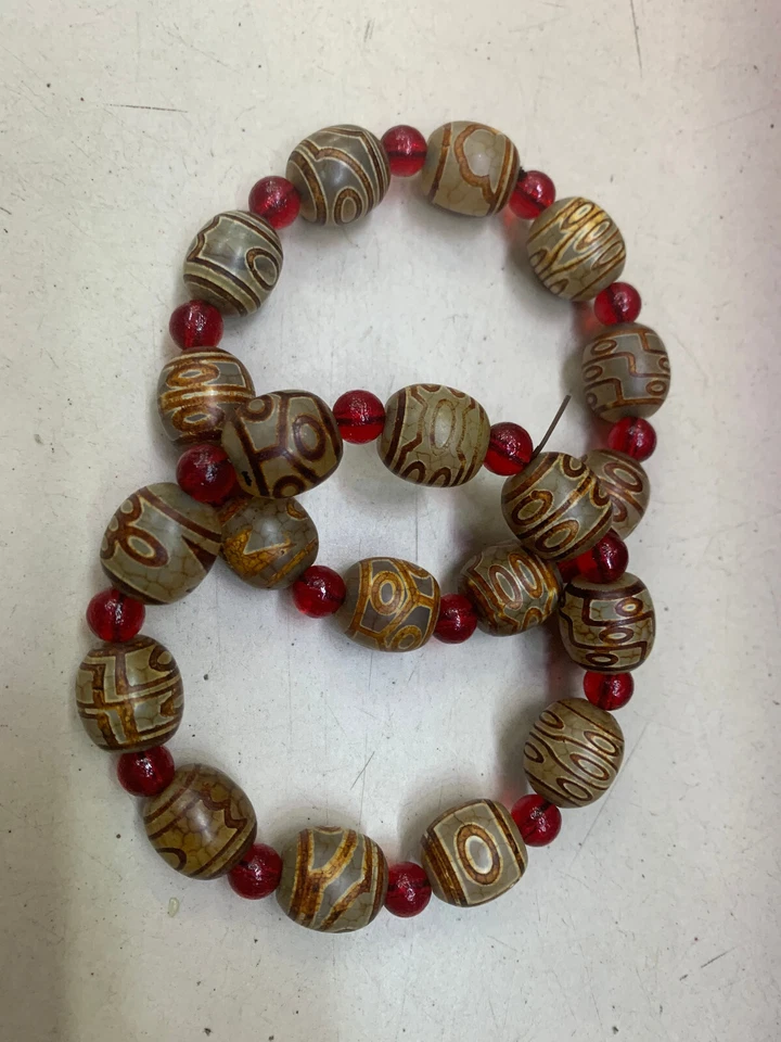 Два тибетских натуральных старых агатовых бусины дзи *1-9 глаз* с красными агатовыми бусинами браслеты - Изображение 2 из 4