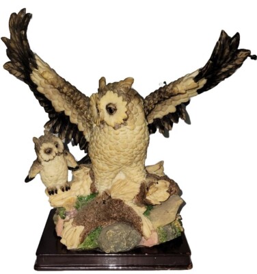 Collectible Hand-crafted UG Beautiful Owl Spreading Wings With Baby Aside 11-1/4
