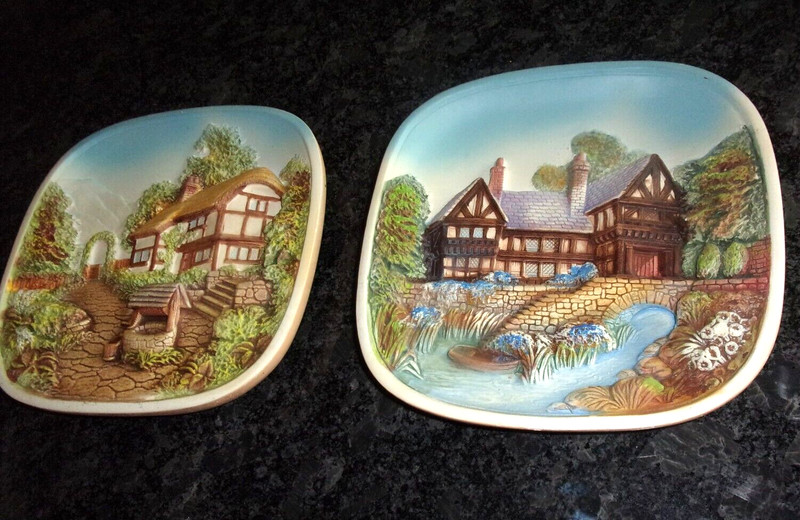 ENGLAND  3 D CHALK WARE - LEGENDS PRODUCTS -- 1970'S - 9" Set of 2