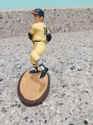 2005 BOB FELLER CLEVELAND INDIANS BASEBALL SGA FIGURINE STATUE NOT BOBBLEHEAD - Picture 4 of 5
